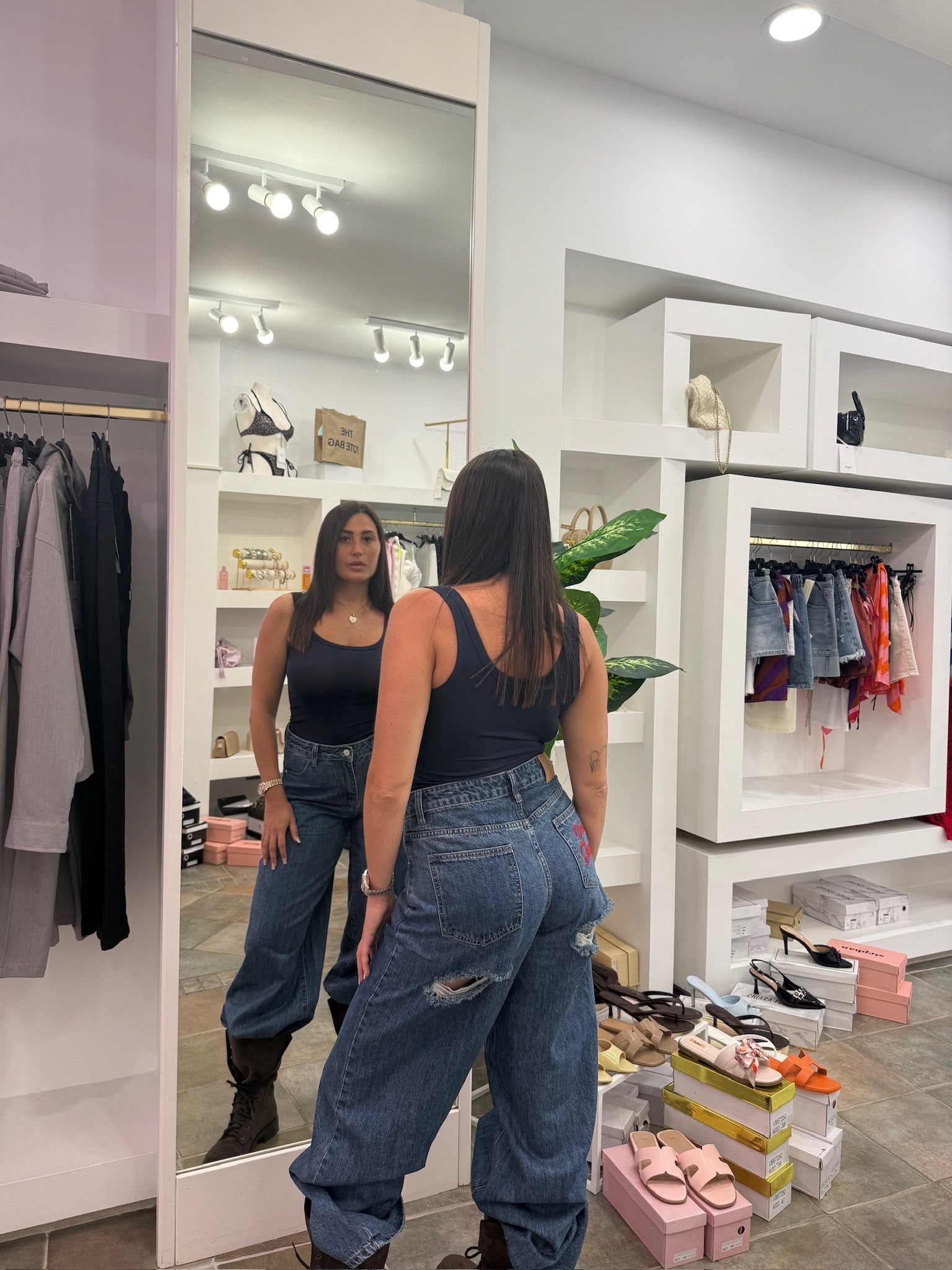 Jeans don’t touch