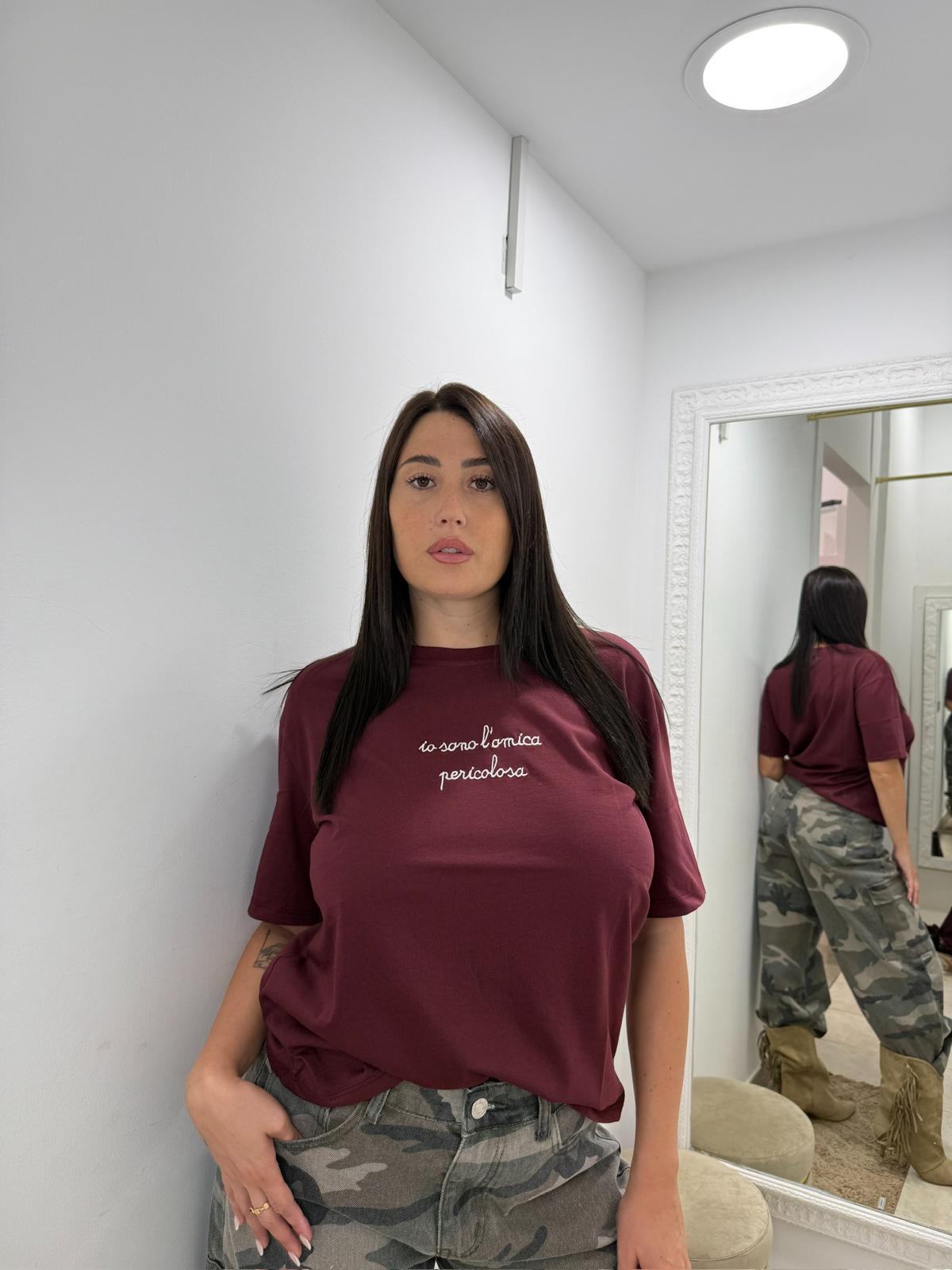 Tshirt scritta "Io sono l'amica pericolosa"